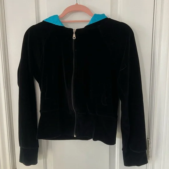 Cute kitty zip up hoodie size XS, like new. - Picture 4 of 4